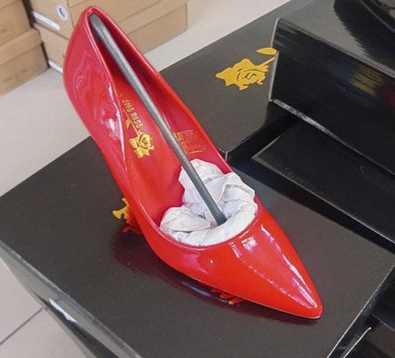 Stileto Red