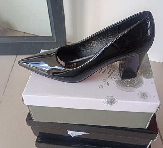 Black shoes