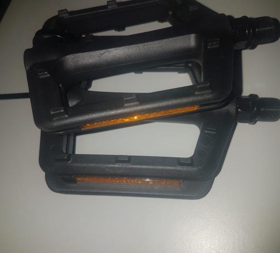 Bicycle pedals