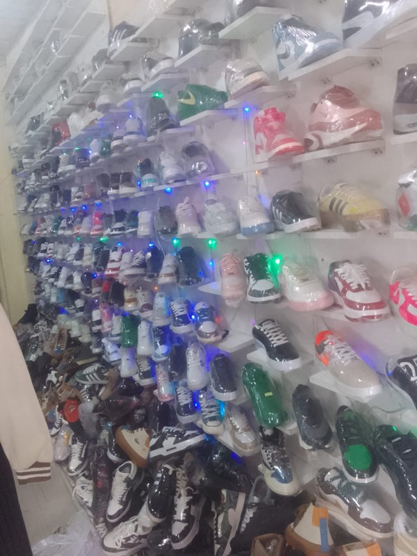 Store slide 2
