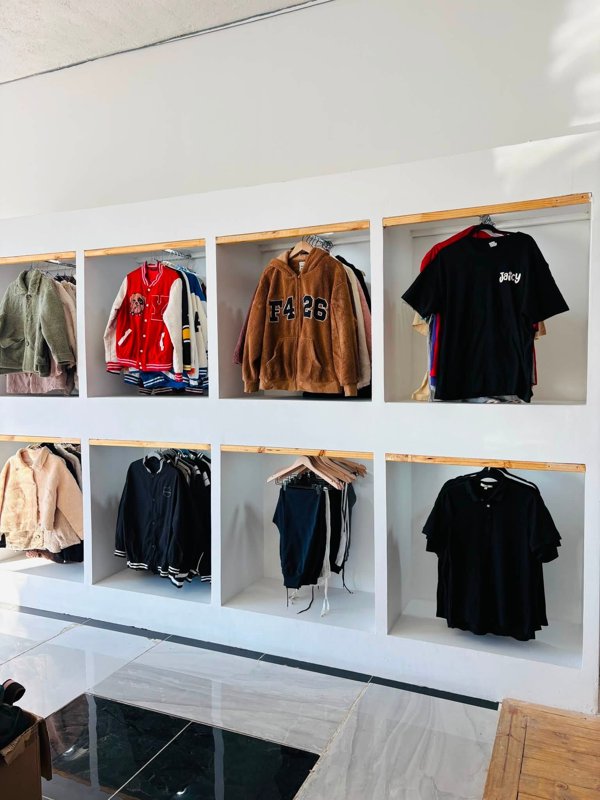 Store slide 3